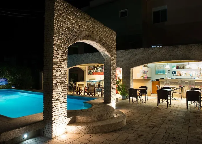 Daire Dimitriadis Fresh Edem *