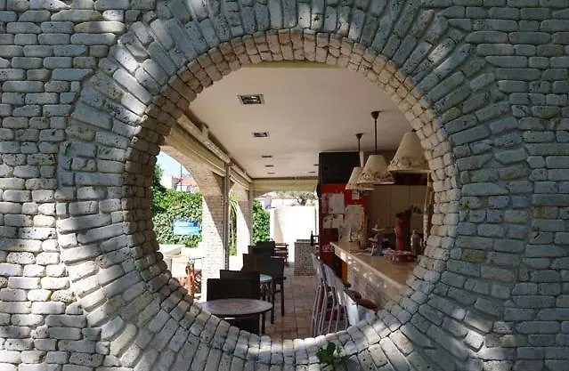 Daire Dimitriadis Fresh Edem *